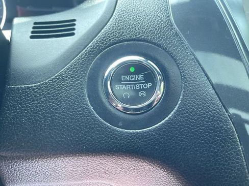 Used 2018 Ford Explorer XLT w/ Equipment Group 202A AWD/4WD image 17