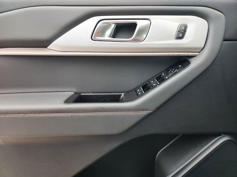 New 2026 Ford Explorer Active RWD image 19