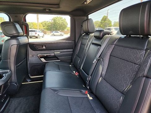 Used 2025 Toyota Tundra Limited AWD/4WD image 11