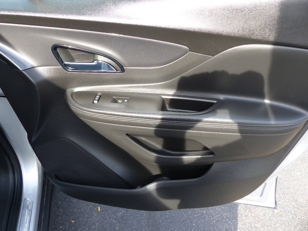 Used 2022 Buick Encore Preferred w/ Safety Package AWD/4WD image 24