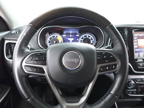 Used 2019 Jeep Cherokee Overland w/ Technology Group AWD/4WD image 11