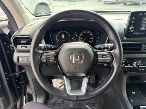 Used 2025 Honda Pilot EX-L image 18