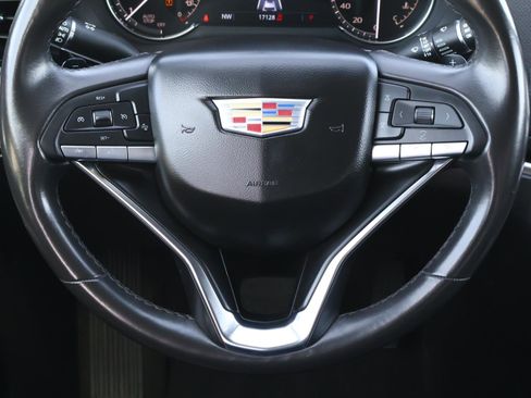 Used 2024 Cadillac XT6 Luxury image 14