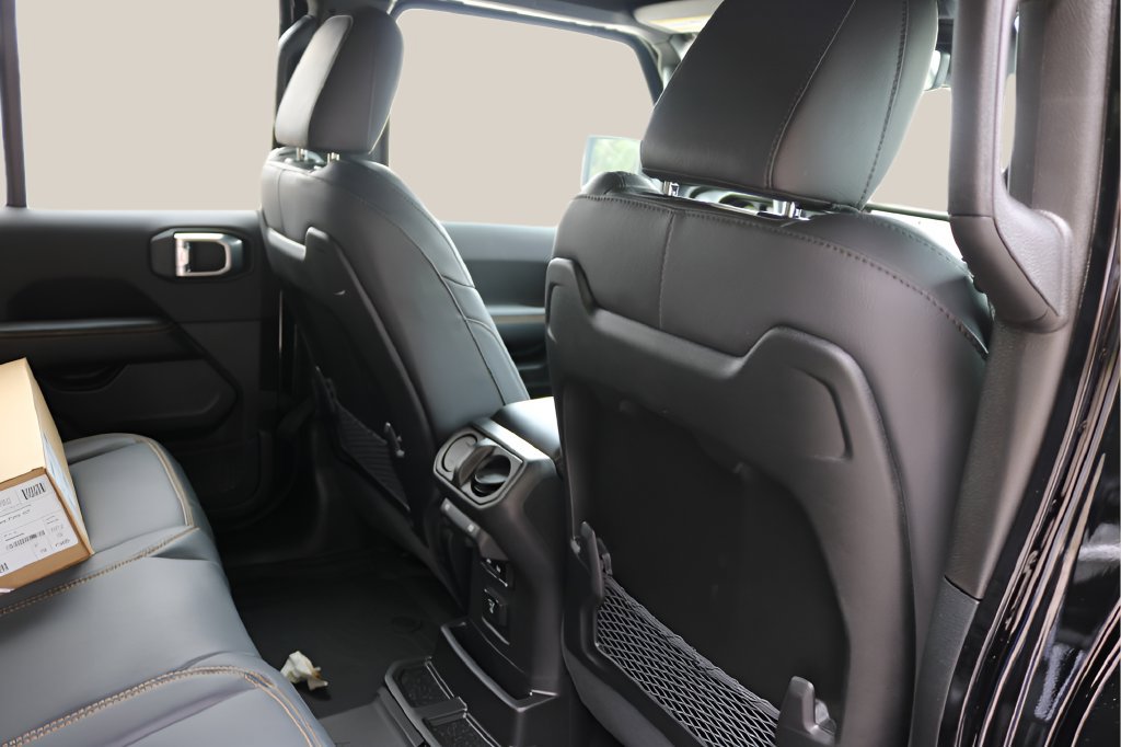 New 2027 Jeep Wrangler Unlimited Sahara AWD/4WD image 18