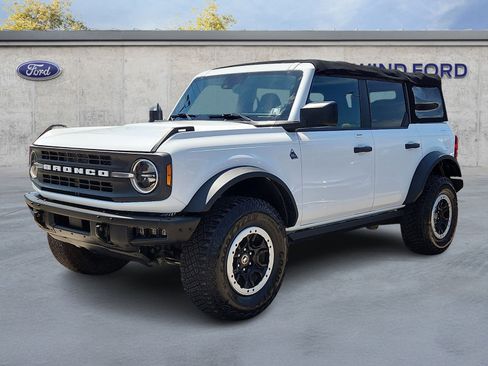 Used 2022 Ford Bronco Black Diamond w/ Sasquatch Package AWD/4WD image 3