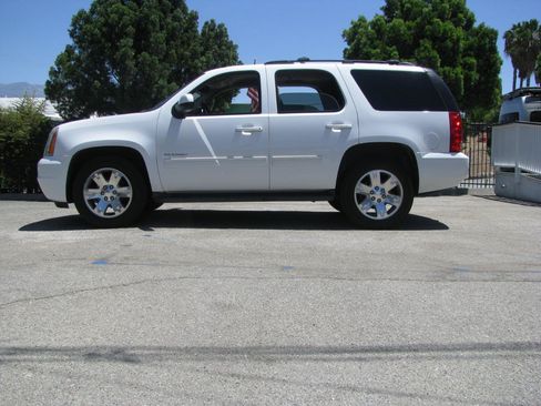 Used 2013 GMC Yukon SLE w/ Convenience Package RWD image 1