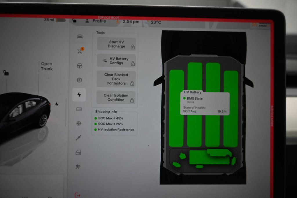 Used 2023 Tesla Model 3 Standard Range RWD image 14