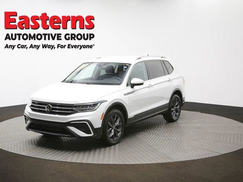 Used 2023 Volkswagen Tiguan SE image 53