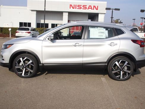 Used 2022 Nissan Rogue Sport SL image 5