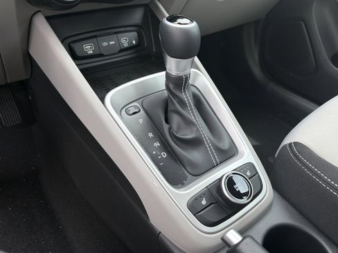 New 2026 Hyundai Venue SEL FWD image 8