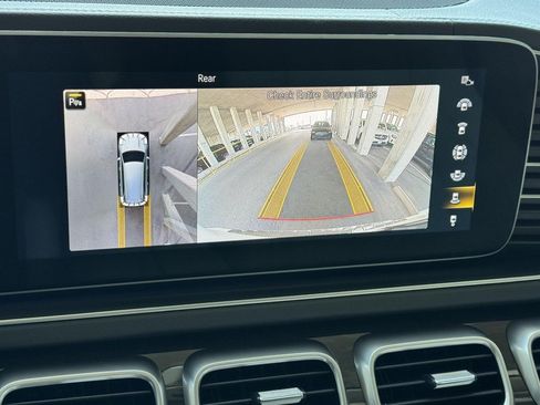 Used 2020 Mercedes-Benz GLS 450 4MATIC image 21