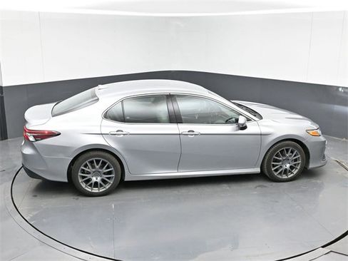 Used 2023 Toyota Camry XLE image 41