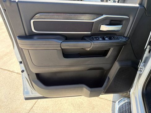 Used 2024 RAM 2500 Big Horn AWD/4WD image 20
