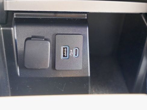 Used 2021 Ford Explorer Limited w/ Equipment Group 301A image 25