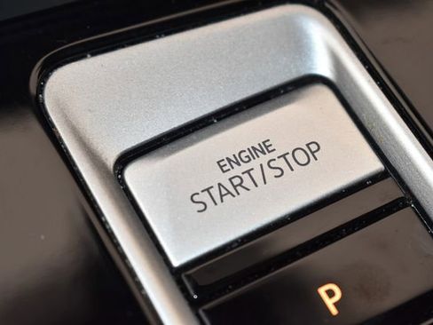 Used 2024 Volkswagen Atlas Cross Sport SEL R-Line AWD/4WD image 28