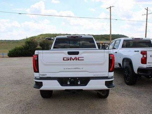 New 2025 GMC Sierra 2500 Denali w/ Technology Package image 5