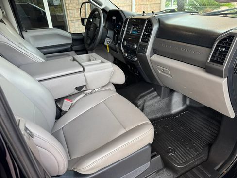 Used 2018 Ford F250 XL w/ STX Appearance Package AWD/4WD image 28