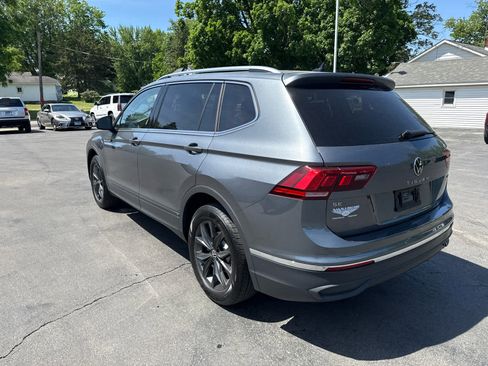 Used 2024 Volkswagen Tiguan SE w/ Panoramic Sunroof Package AWD/4WD image 5