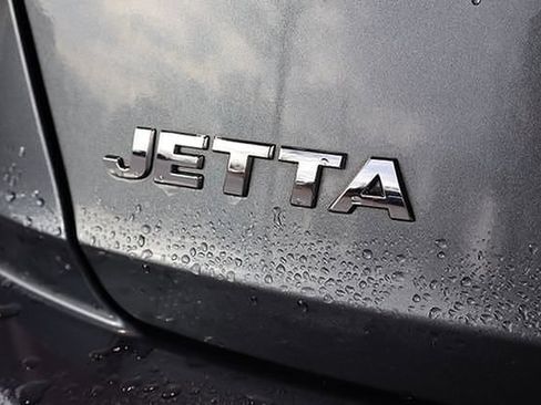 Used 2021 Volkswagen Jetta R-Line w/ R-Line Cold Weather Package FWD image 39