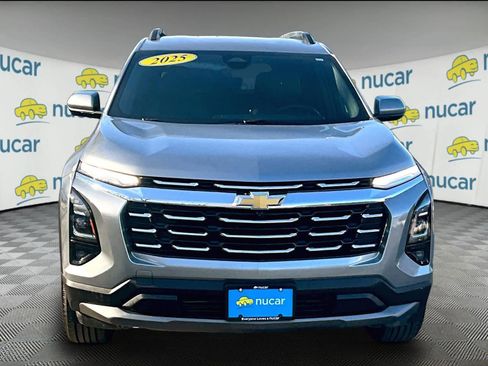 Used 2025 Chevrolet Equinox LT w/ Convenience Package II image 2