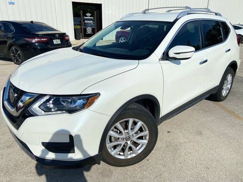 Used 2019 Nissan Rogue SV FWD image 1