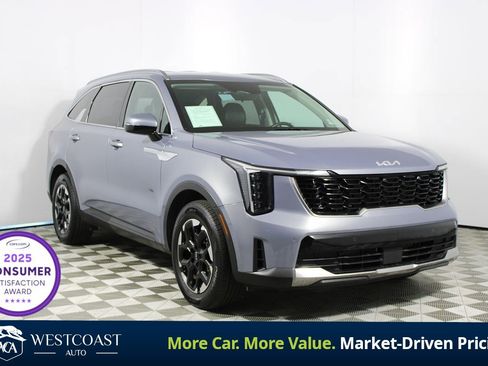Used 2024 Kia Sorento S image 1