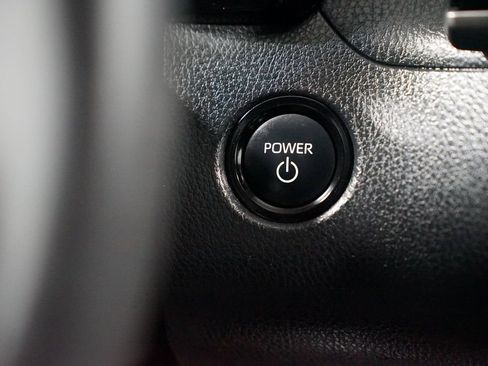 Used 2025 Toyota Camry SE image 24