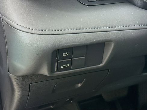 Certified 2022 Toyota Highlander XLE image 8