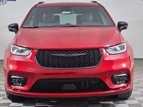 New 2026 Chrysler Pacifica Select image 8