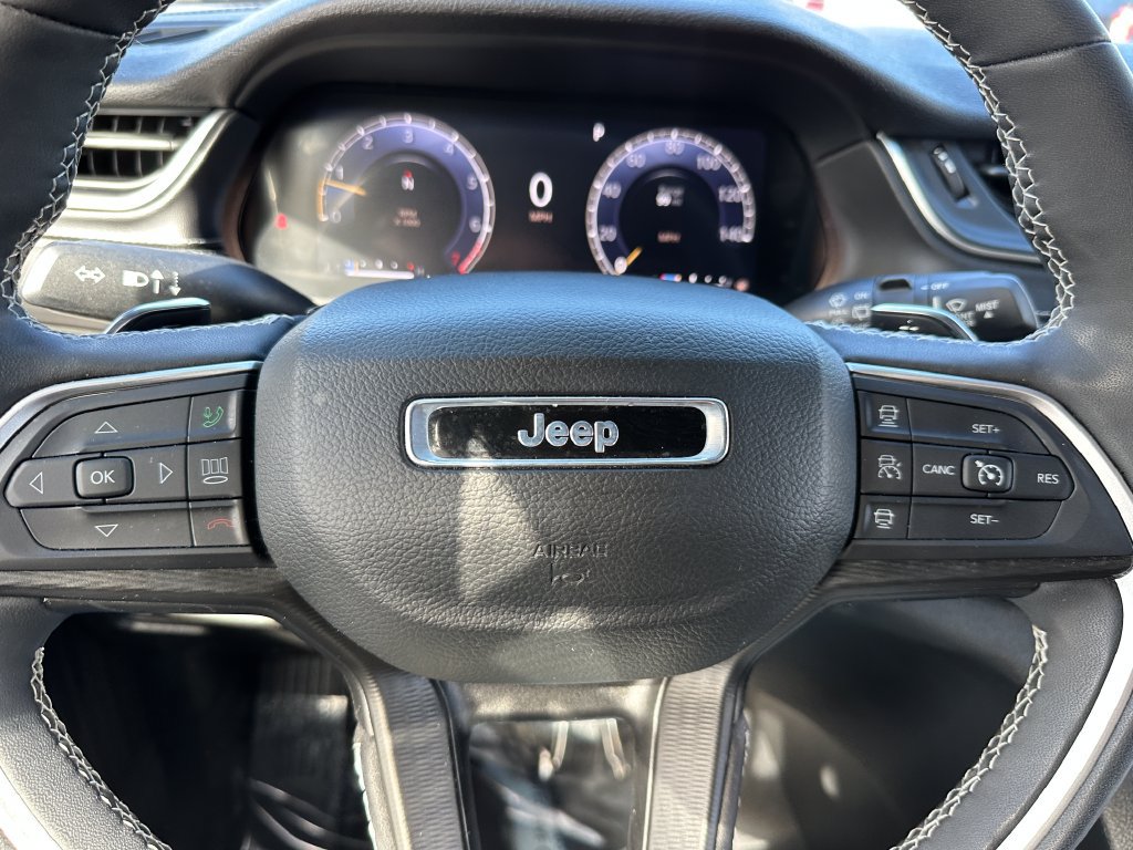 Certified 2024 Jeep Grand Cherokee Altitude AWD/4WD image 24