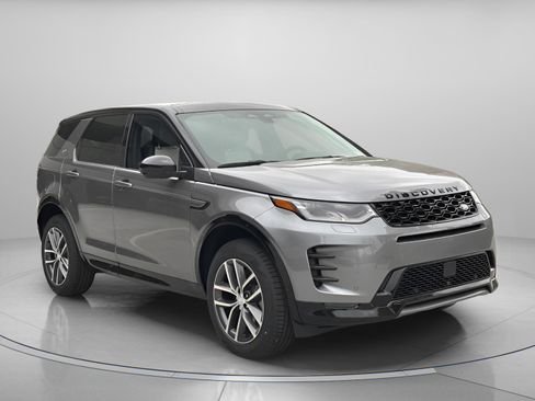 Used 2025 Land Rover Discovery Sport Dynamic SE image 6