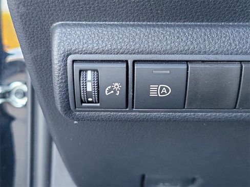 Used 2025 Toyota Corolla LE image 29