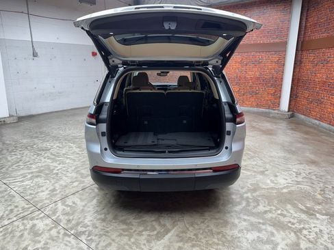 Used 2022 Jeep Grand Cherokee L Limited image 26