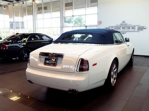 Used 2011 Rolls-Royce Phantom Drophead Coupe image 15