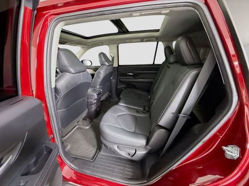 Used 2024 Toyota Grand Highlander FWD image 21