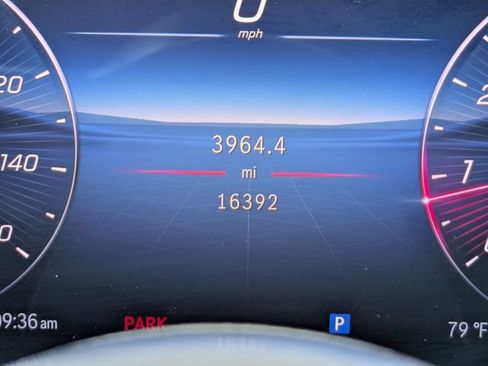 Used 2025 Mercedes-Benz GLC 300 4MATIC image 14