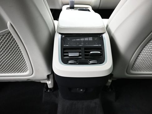 Used 2023 Volvo XC90 B5 Core w/ Protection Package Premier AWD/4WD image 16