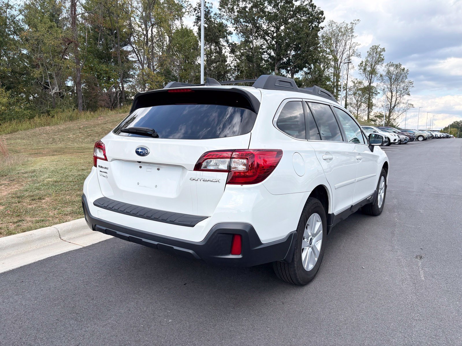 Used 2018 Subaru Outback 2.5i Premium AWD/4WD image 9