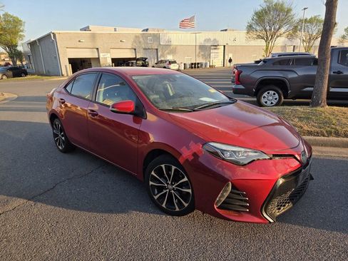 Used 2019 Toyota Corolla SE image 3