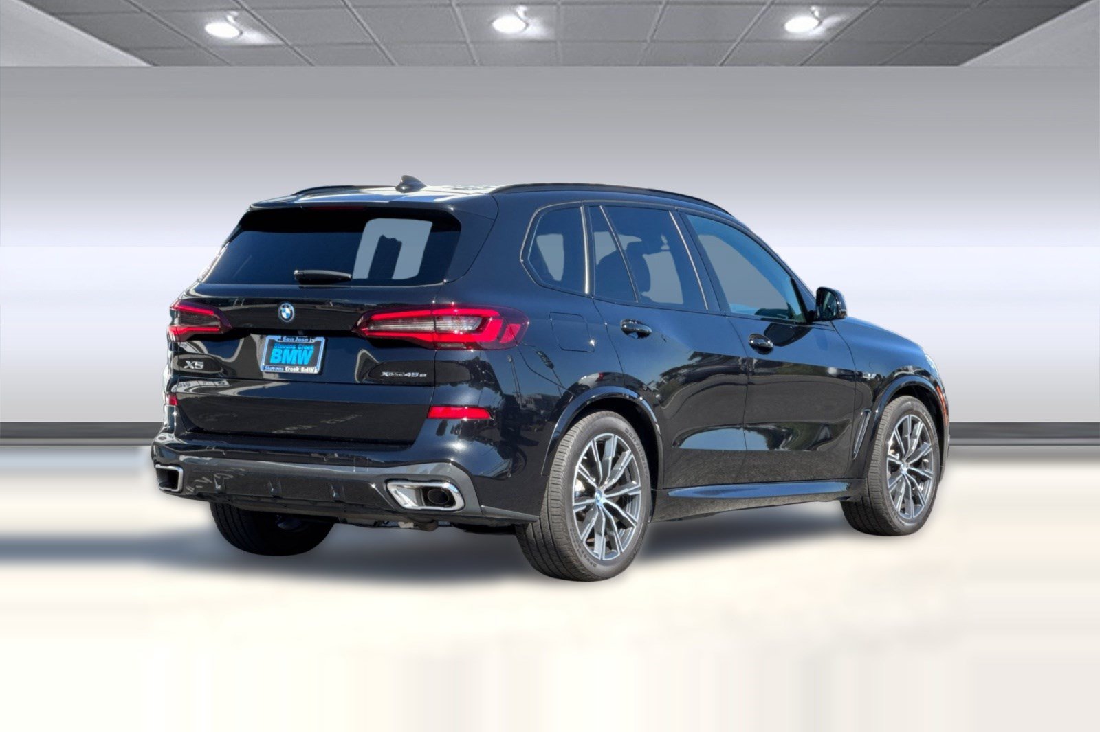 Used 2023 BMW X5 xDrive45e w/ Executive Package AWD/4WD image 9