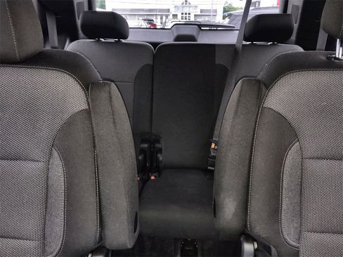 Used 2023 Chevrolet Traverse LT image 22