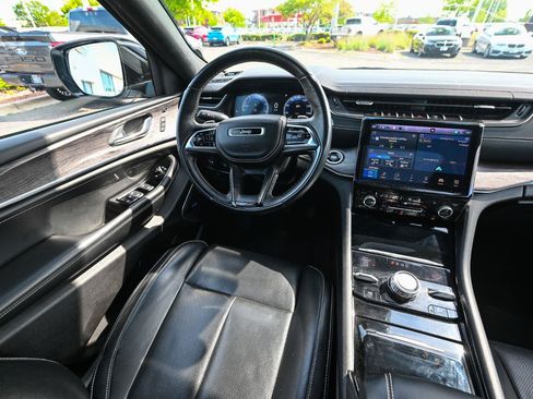 Used 2022 Jeep Grand Cherokee Overland w/ Adv Protech Group III AWD/4WD image 33