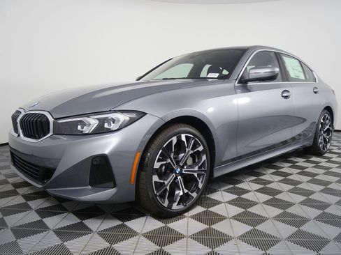 Used 2026 BMW 330i Sedan w/ Premium Package image 7