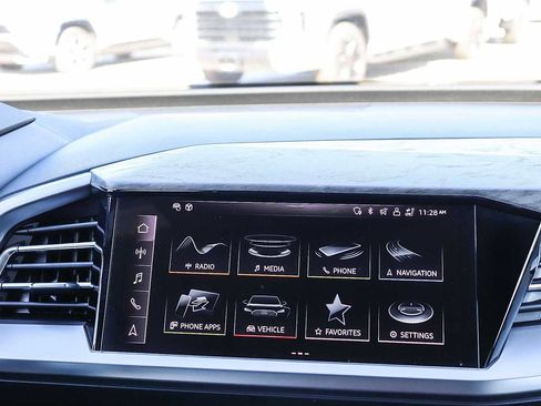 Used 2024 Audi Q4 e-tron Premium Plus image 19