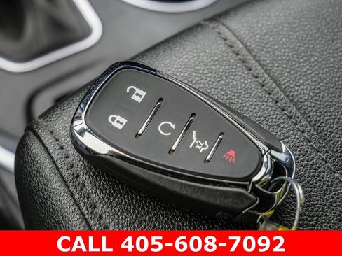 Used 2023 Chevrolet Traverse LT w/ Rear Camera Mirror Package AWD/4WD image 37