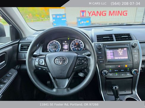 Used 2017 Toyota Camry LE FWD image 14
