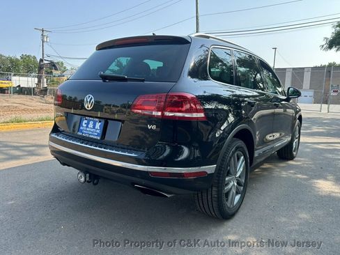 Used 2015 Volkswagen Touareg VR6 AWD/4WD image 10