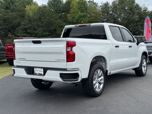 Used 2026 Chevrolet Silverado 1500 Custom image 3