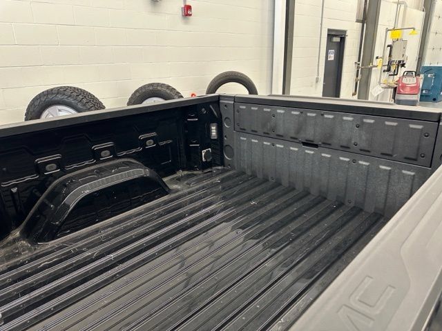 Used 2024 GMC Sierra 1500 SLT AWD/4WD image 12