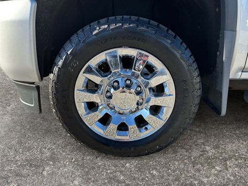 Used 2017 GMC Sierra 2500 Denali w/ Duramax Plus Package image 8